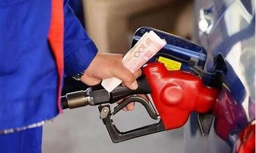 现在汽油价格每升多少_汽油价格每升多少钱今日价