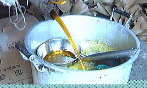 浙江偏远农村榨菜籽油价格_农村自榨菜籽油的销售