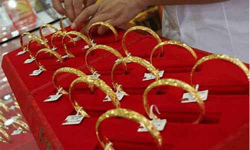 金价暴跌手镯文案_黄金镯子文案